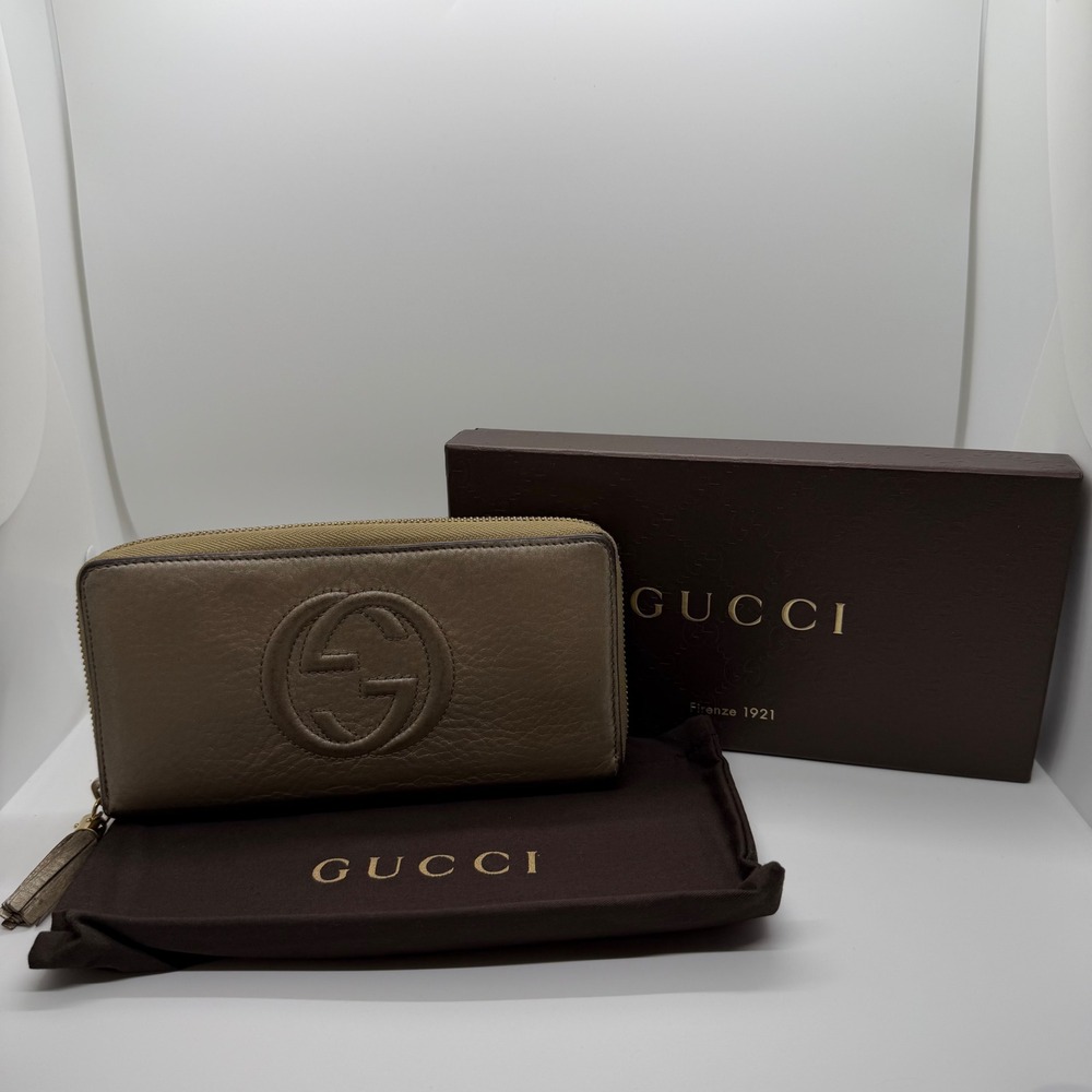 Gucci Authentic SoHo Gold Metallic Full Zip Around Calfskin Leather Wallet